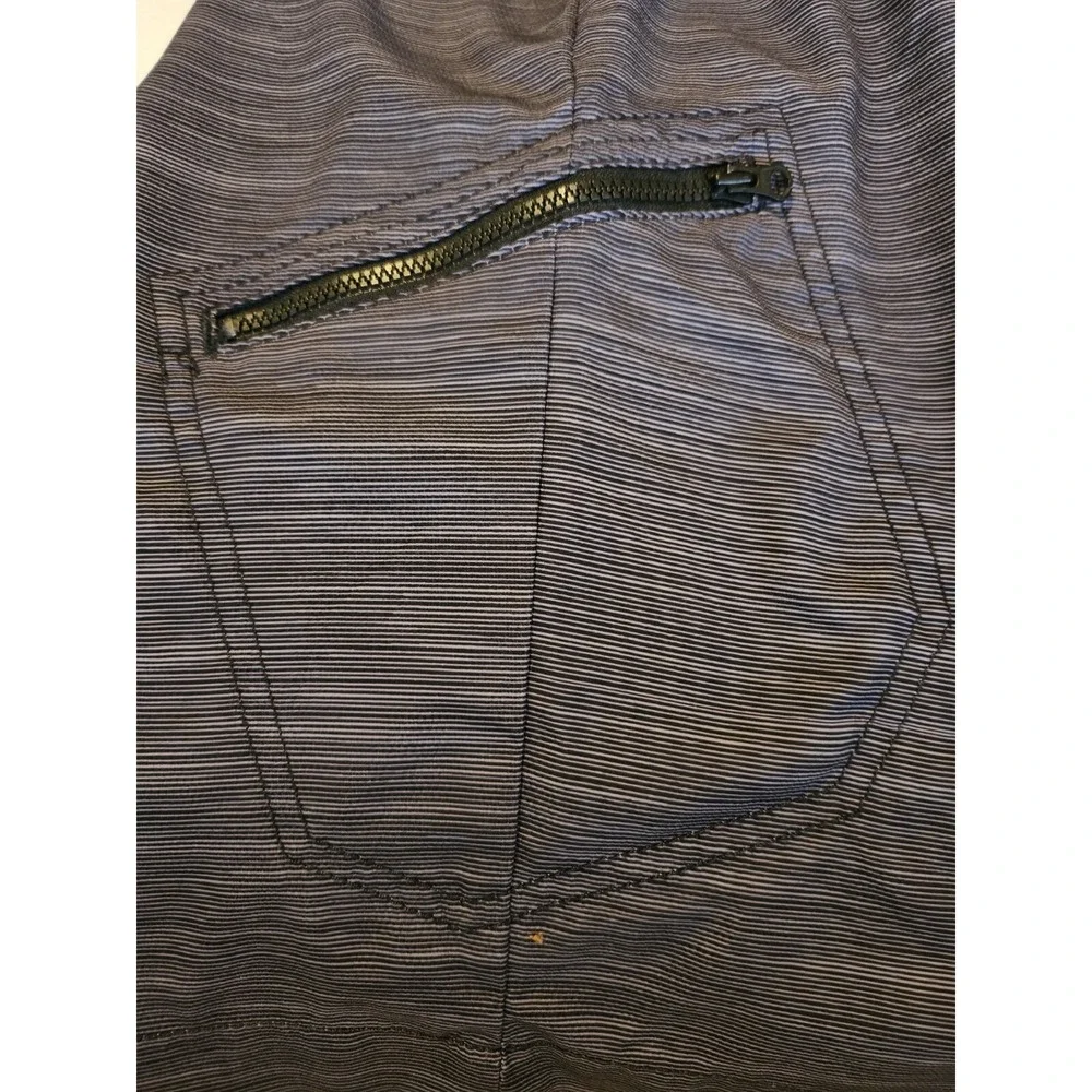 Lee  Swim Trunks Boys Size 18 Charcoal Striped Shorts Adjustable Waist (30x12.5)